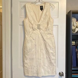 Jax Jacquard Cocktail Dress with Bow Embellishment in Ivory Size 14